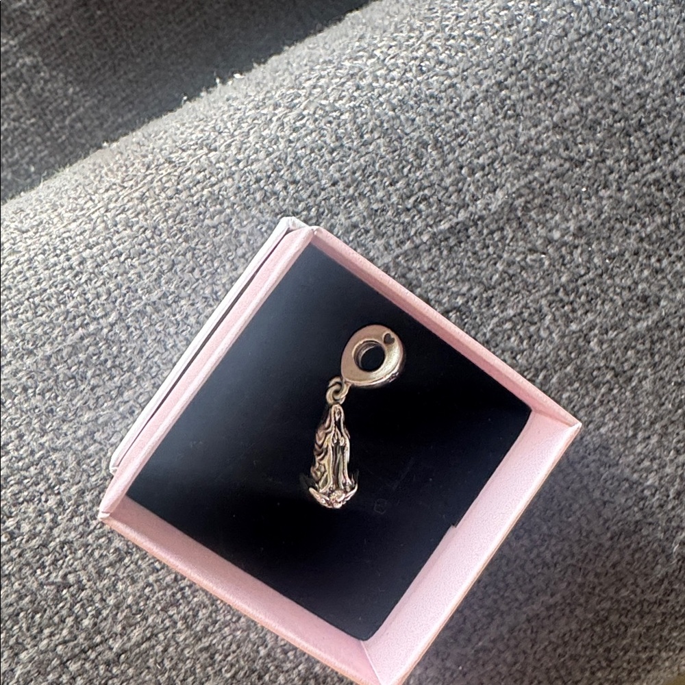 Silver virgen maria Pendant Charm - Picture 4 of 4